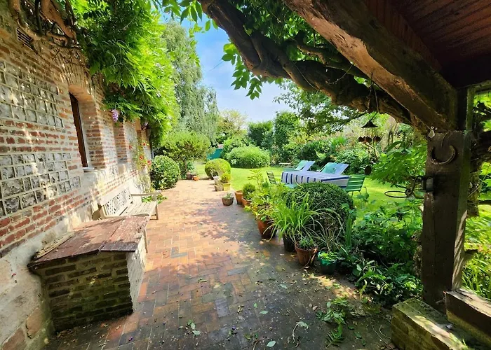 Sejour - Maison D'epoque Avec Jardin - Cote D'albatre 3*