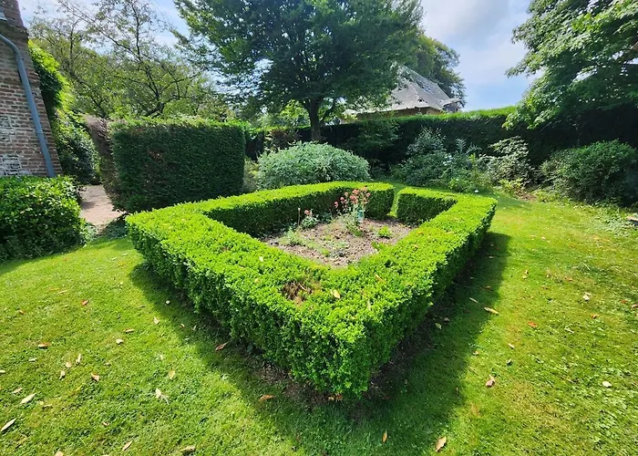 Guest house Sejour - Maison D'epoque Avec Jardin - Cote D'albatre